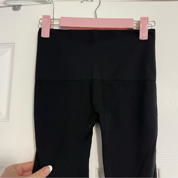 ASSETS by SPANX Women's High-Waist Seamless Leggings - Picture 5 of 10